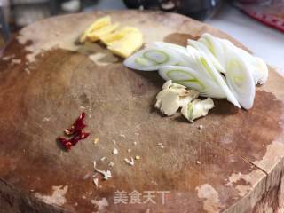 红焖羊排的做法步骤：2