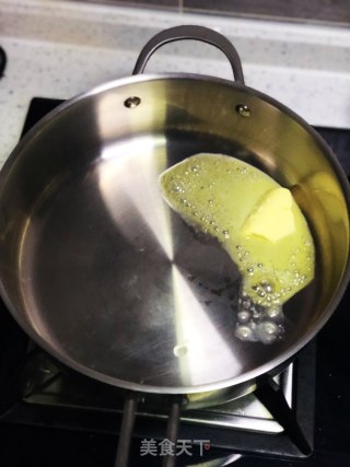 土豆胡萝卜奶油浓汤——新春增添魔力红，浓汤味美情更浓的做法步骤：2