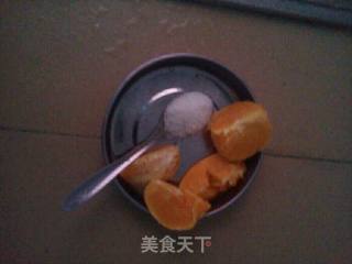 香甜可口的下午茶~~ 香橙奶昔的做法步骤：2