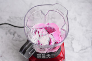果汁这样喝才美味--火龙果奶昔的做法步骤：4