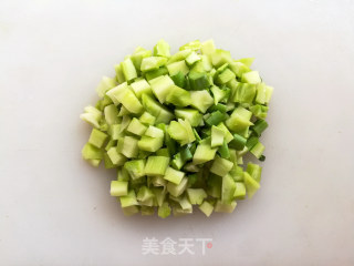 西兰花香肠蔬菜丁的做法步骤：4