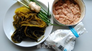 雪菜肉包的做法步骤：1