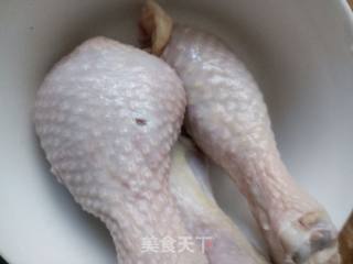 可乐鸡腿的做法步骤：1