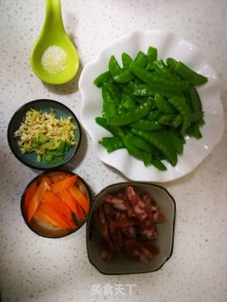 腊炒荷兰豆的做法步骤：1