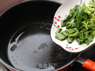 韭菜炒蛤蜊的做法步骤：6