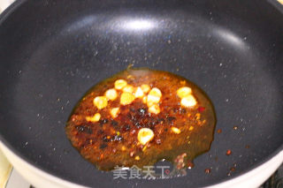 香菇酱炒豆腐的做法步骤：3