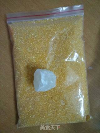 玉米粥的做法步骤：1