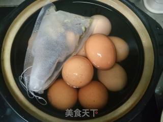 五香茶叶蛋的做法步骤：3