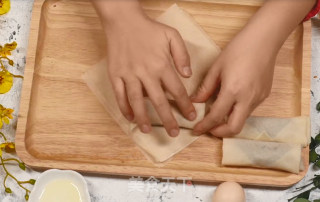 中式传统豆沙春卷的做法步骤：2