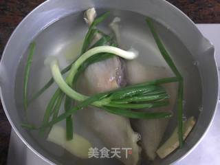 白切腊鸭腿的做法步骤：2