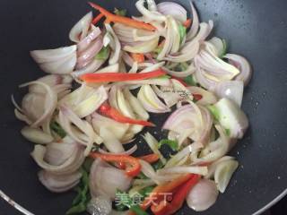 洋葱炒鸡蛋的做法步骤：6
