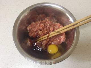 木耳口蘑肉丸汤的做法步骤：5