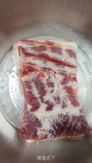 外婆红烧肉的做法步骤：1