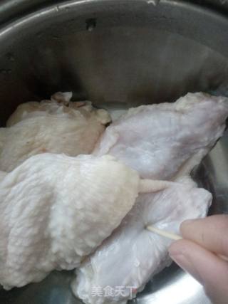红烧鸡翅的做法步骤：2