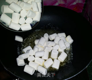 杏仁花生蔓越莓牛轧糖的做法步骤：5