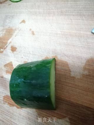 黄瓜拼花的做法步骤：1