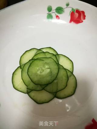 黄瓜拼花的做法步骤：7