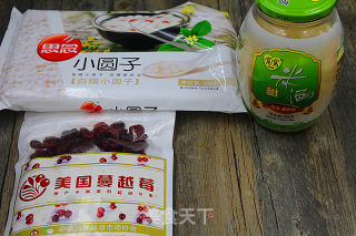 蔓越莓酒酿小汤圆的做法步骤：1