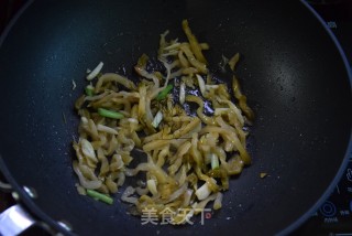 榨菜炒兔丁的做法步骤：7