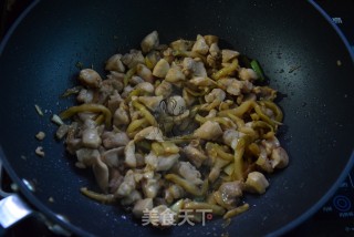 榨菜炒兔丁的做法步骤：8