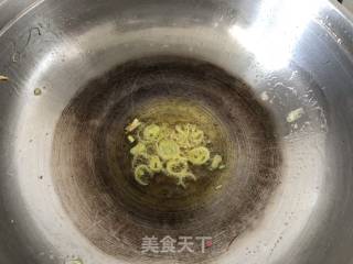 香菇酱炒黄瓜鸡蛋的做法步骤：4