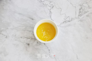 一杯子装满蓝莓的香甜的做法步骤：1