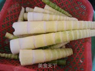 雪菜腊肉春笋的做法步骤：1
