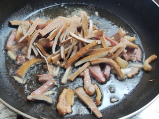 腊肉炒芹菜的做法步骤：6
