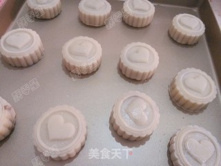 广式豆沙月饼的做法步骤：11
