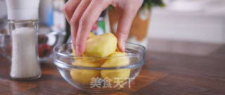 会做烤土豆牛排餐的我很温柔，待嫁！的做法步骤：2