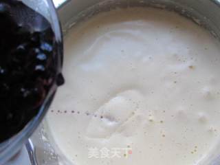 黑枸杞海绵蛋糕的做法步骤：5