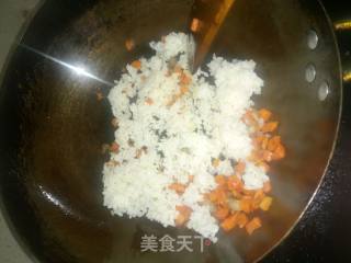 羊肉胡萝卜丁炒饭的做法步骤：6