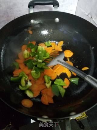 胡萝卜青椒炒鸡蛋的做法步骤：5
