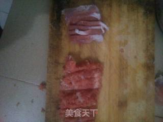 一肉两吃---肉丸煎肉配洋葱的做法步骤：2