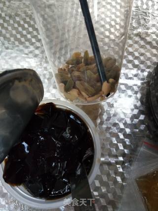 烧仙草奶茶的做法步骤：1