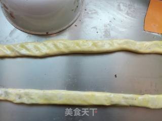 发面豆沙盘龙饼的做法步骤：9