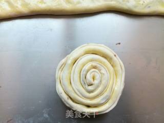 发面豆沙盘龙饼的做法步骤：10