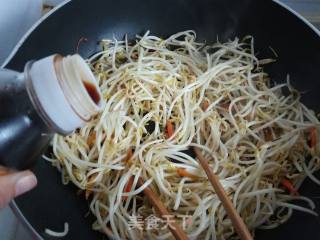韭菜炒豆芽的做法步骤：5