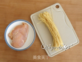 鸡丝豆筋的做法步骤：1