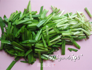 韭菜炒生蚝的做法步骤：2