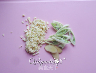 韭菜炒生蚝的做法步骤：3