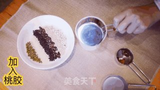 桃胶五谷羹的做法步骤：2