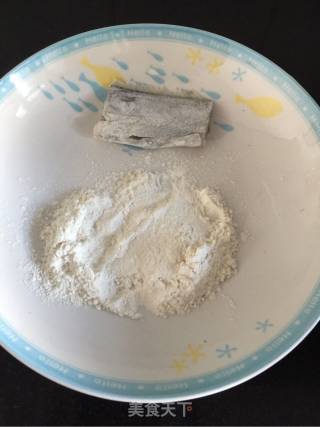 糖醋带鱼的做法步骤：3