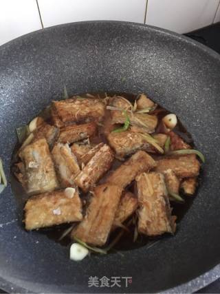 糖醋带鱼的做法步骤：7