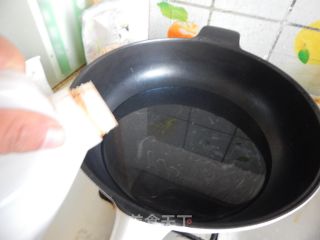 彩椒烧鸡腿根的做法步骤：1