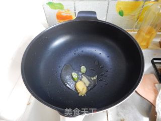 彩椒烧鸡腿根的做法步骤：3