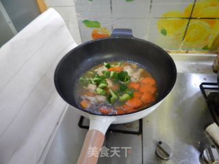 彩椒烧鸡腿根的做法步骤：11
