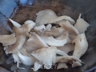 胡萝卜平菇炒鸡蛋的做法步骤：5