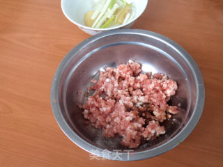 龙眼粘肉的做法步骤：1