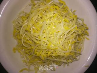 凉拌松柳芽的做法步骤：4